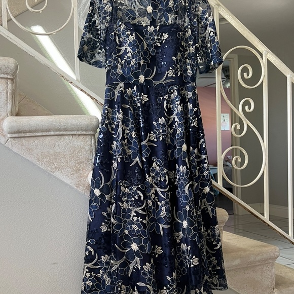 NWT Eliza J Sequin Floral Embroidery Fit & Flare Cocktail Midi Dress, Sz 6 - Picture 4 of 5